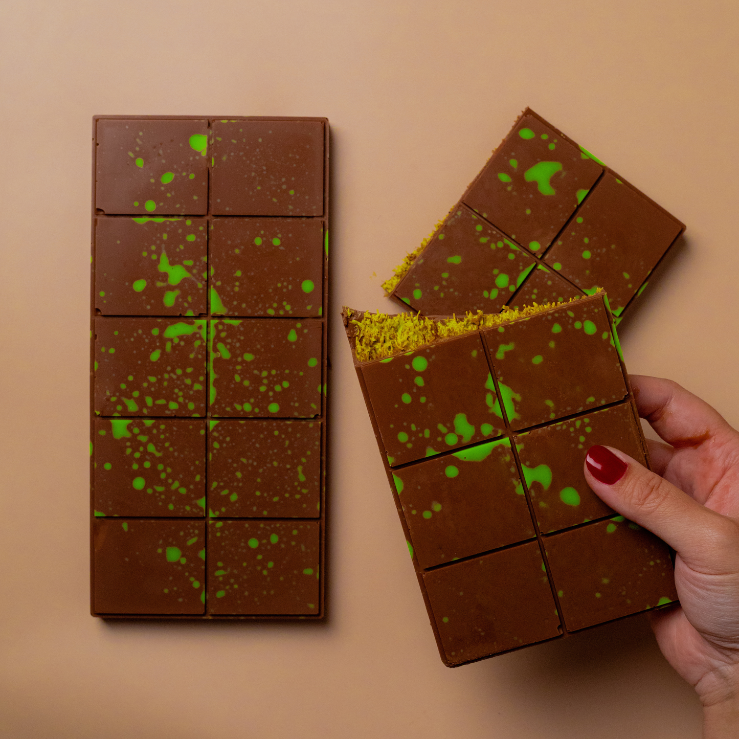 Dubai Chocolate Kunafeh Bar, Daily Fresh Shipment from UK, Premium Belgian Milk Chocolate Pistachio Kunafa Bar, Ideal Gift - Qoqoa